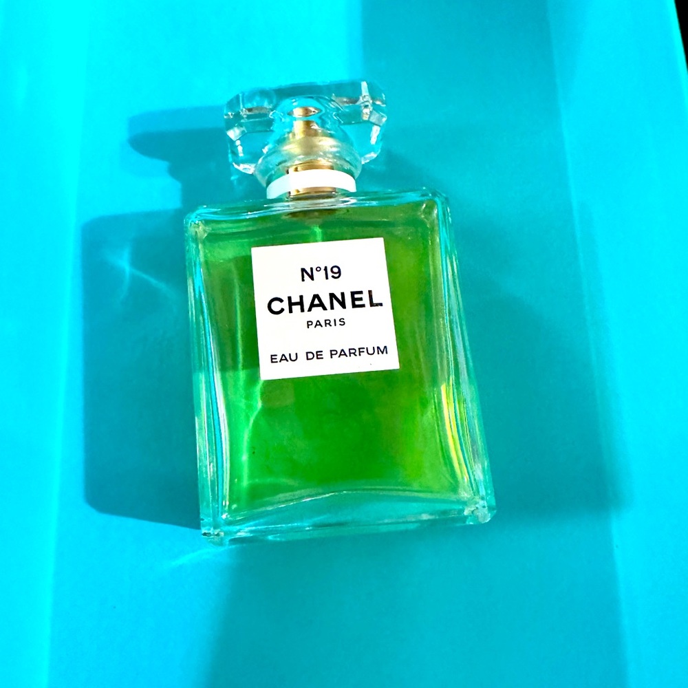 Chanel No 19 Eau de Parfum 1.7oz